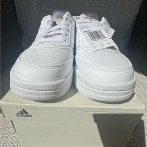 Adidas Postmove SE Womans 7.5 Sneaker White Animal Print Shoe Basketball